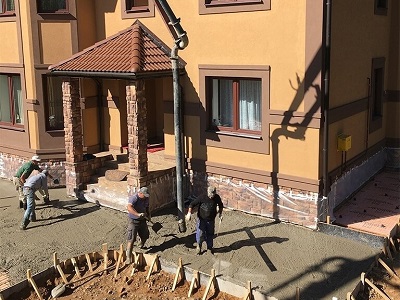 Укладка дорожек на даче и участке в Ивенце